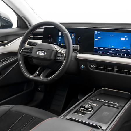 FORD TAURUS 2025 (3 passengers)